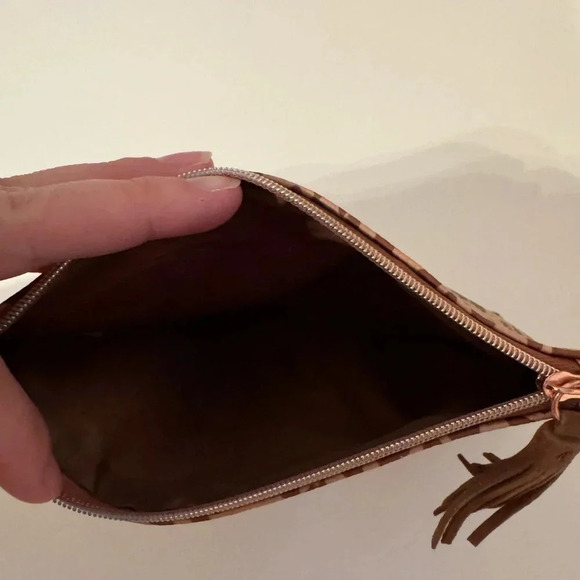 New Ipsy Cheetah Cosmetic Pouch - Picture 3 of 3